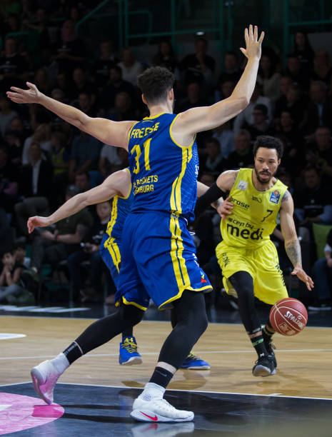 随着阿苏埃 随着阿苏埃