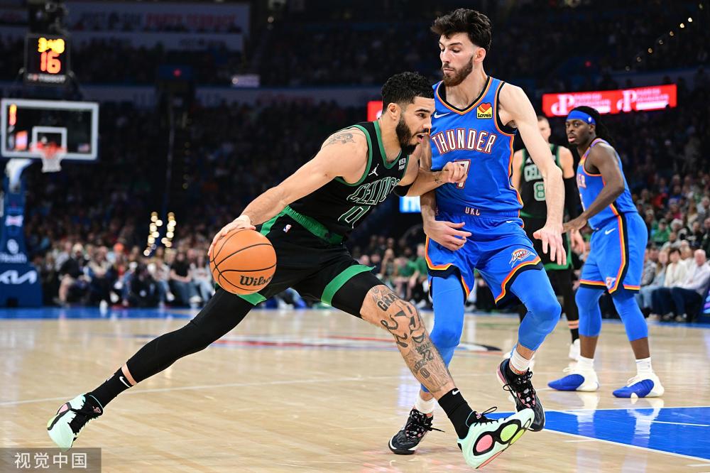 防守球员犯 防守球员犯