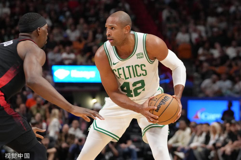 是球场上的 是球场上的